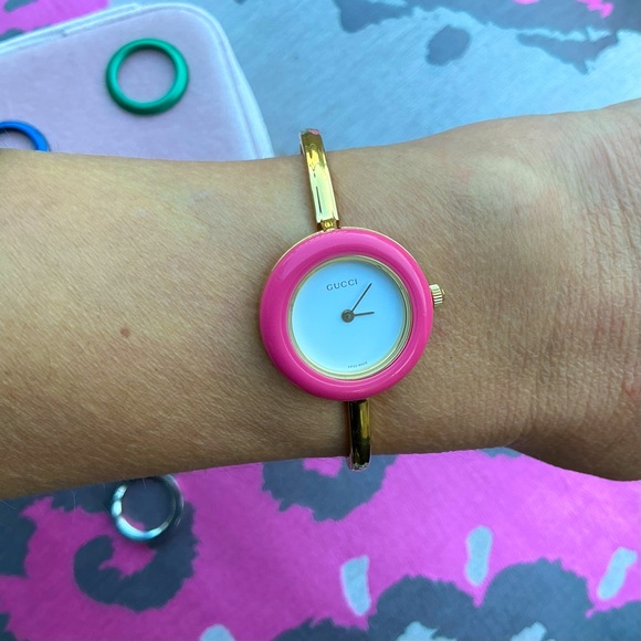 Gucci bangle watch with beautiful faces❤️💚💙🤍🧡 - Picture 7 of 15